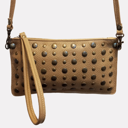 PRECIEUX CUIR GRAINÉ CLOUTÉ LAITON | Pochette en cuir Femme